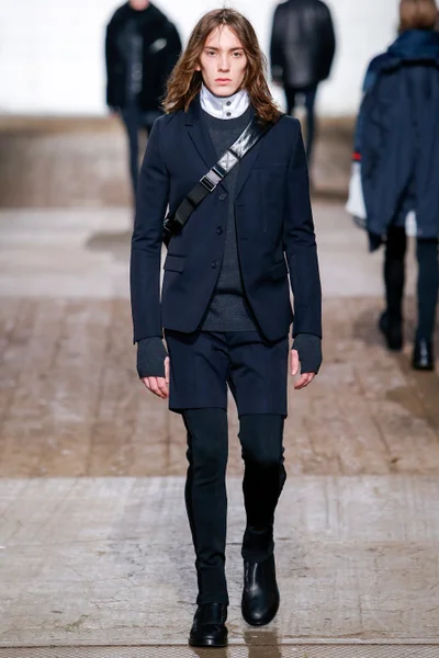 Look 30
